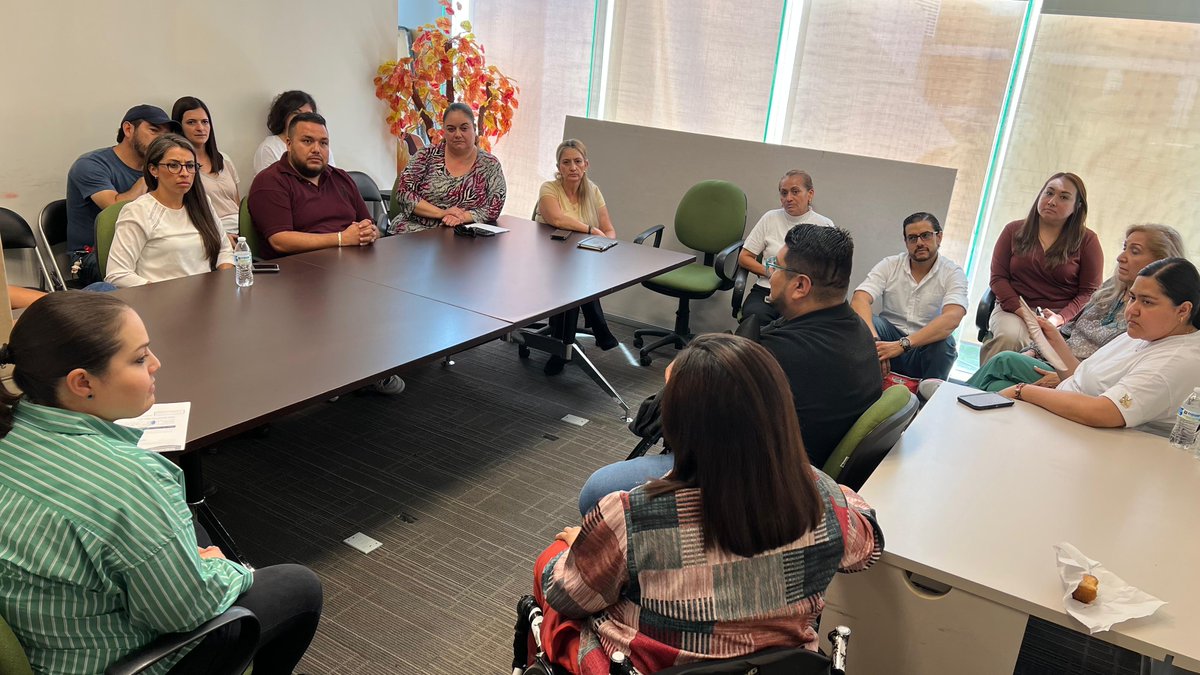 incluzac's tweet photo. 🔹| El día de hoy la titular del Incluzac, Míriam García sostuvo una reunión con trabajadores de contrato, de base sin sindicato y de confianza.

Durante el encuentro, se hizo el anuncio oficial del incremento salarial, gestionado por el Gobernador David Monreal Avila. https://t.co/zaBzfVhYlC