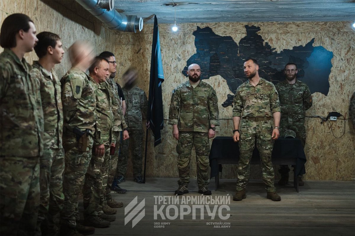 HavryshkoMarta's tweet photo. The 🇺🇦new Commander-in-Chief, General Yevhen Khmara, paid a visit and presented awards to soldiers of the Third Army Corps, commanded by Azov founder Andriy Biletsky.

But never mind the medals for a moment — take a good look at the wall!
Hanging there is a map of the so-called “Greater Ukraine”: an imperial fantasy associated with Azov circles and built on the territorial visions of OUN ideologues.

One has to wonder what Ukraine’s NATO partners make of this rather curious piece of wall décor — particularly Poland and Romania, as well as Moldova, whose territories are conveniently incorporated into this “Greater Ukraine” project.

Is this part of the package European taxpayers are funding too?