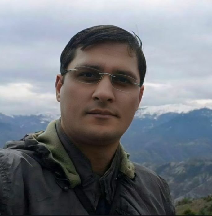 AyyildizTim209's tweet photo. Eren Bülbül'ü ve onu korumaya çalışırken şehit olan Jandarma Astsubay Ferhat Gedik'i şehadetlerinin 9. yılında saygı ve rahmetle anıyoruz.

İyi ki varsınız 🇹🇷 https://t.co/PkqfJ9DVYJ