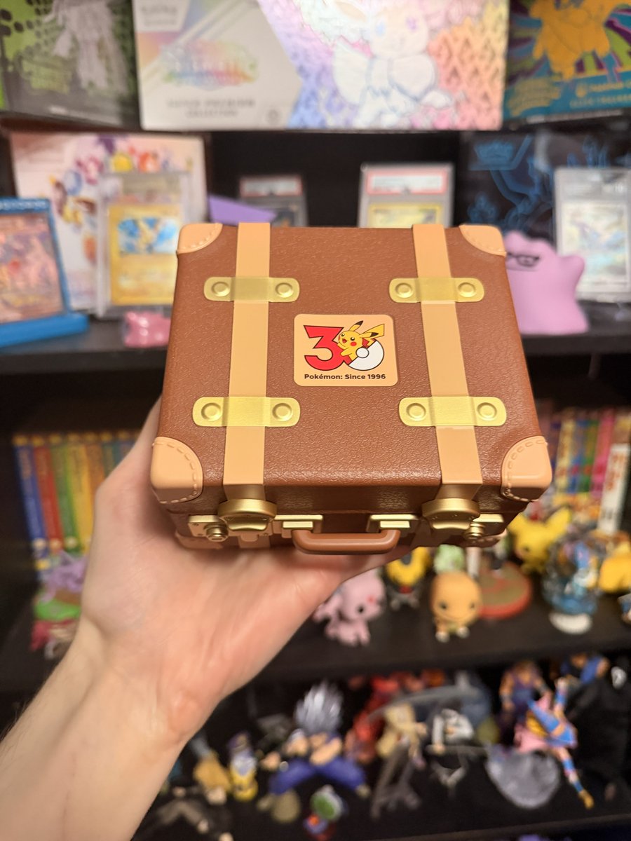 diszign's tweet photo. THIS THING IS SO AWESOME PLUS I CANT BELIEVE I GOT MY FAVORITE GEN ON THE FIRST ONE 🥹💗 https://t.co/DmGhkJ70yD