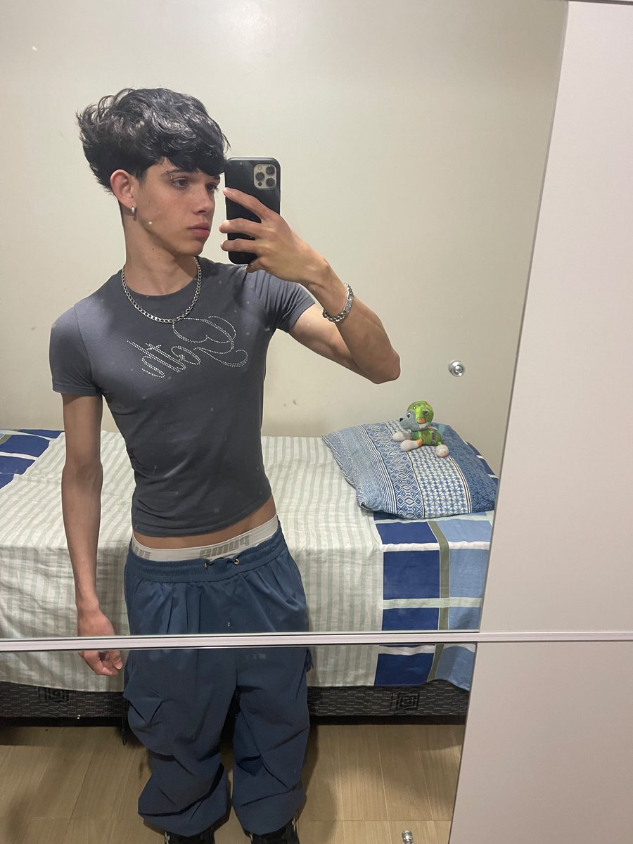 1lucas_fr's tweet photo. Logo mais vou trazer vídeos para vocês, mais fiquem com uma prévia do rosto e corpo https://t.co/nMDPHNLWqK