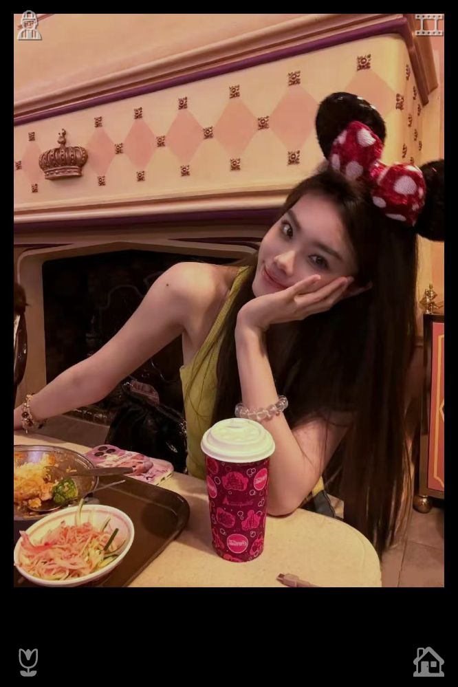 TrGenhg's tweet photo. Dinner's ready, and I take a seat at the table, enjoying every mouthful. The pasta is piping hot and tasty, with the fresh basil giving it a lovely flavor. Once I finish eating, I tidy up the kitchen before moving to the living room for a film. 🌓 The vegetable soup is hearty an https://t.co/cHfprP72I4
