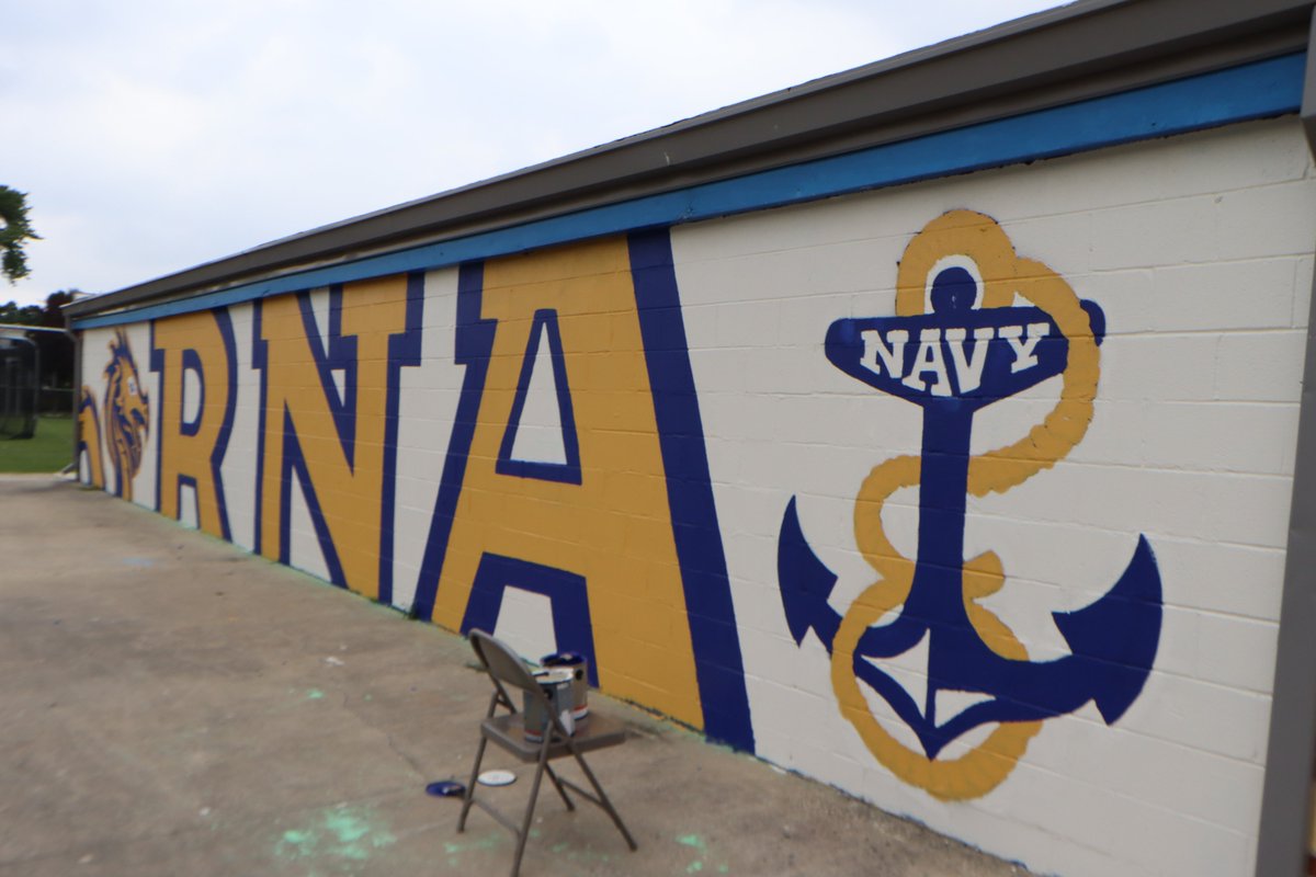 RickoverNavalHS's tweet photo. WTG Sr Thomas,students/alumni &amp; Troop 957 for creating a mural on the concession stand &amp; refirbing the concession stand. This was for Thomas's Boy Scout Eagle Project! Rickover has been the beneficiary of 6 Eagle Projects completed by Rickover Cadets since 2019! @ChiPubSchools https://t.co/3sh5R54sv3