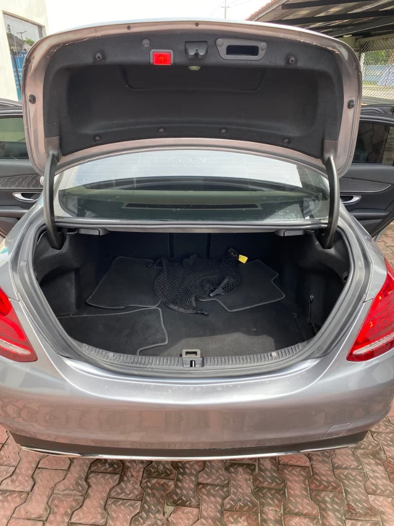 Autolot7's tweet photo. New Arrival Alert
2015 Mercedes Benz C300 4matic
Location: Okun Ajah, Lagos
Price: 21M.

DM for more enquires https://t.co/pmoyBLMM9e
