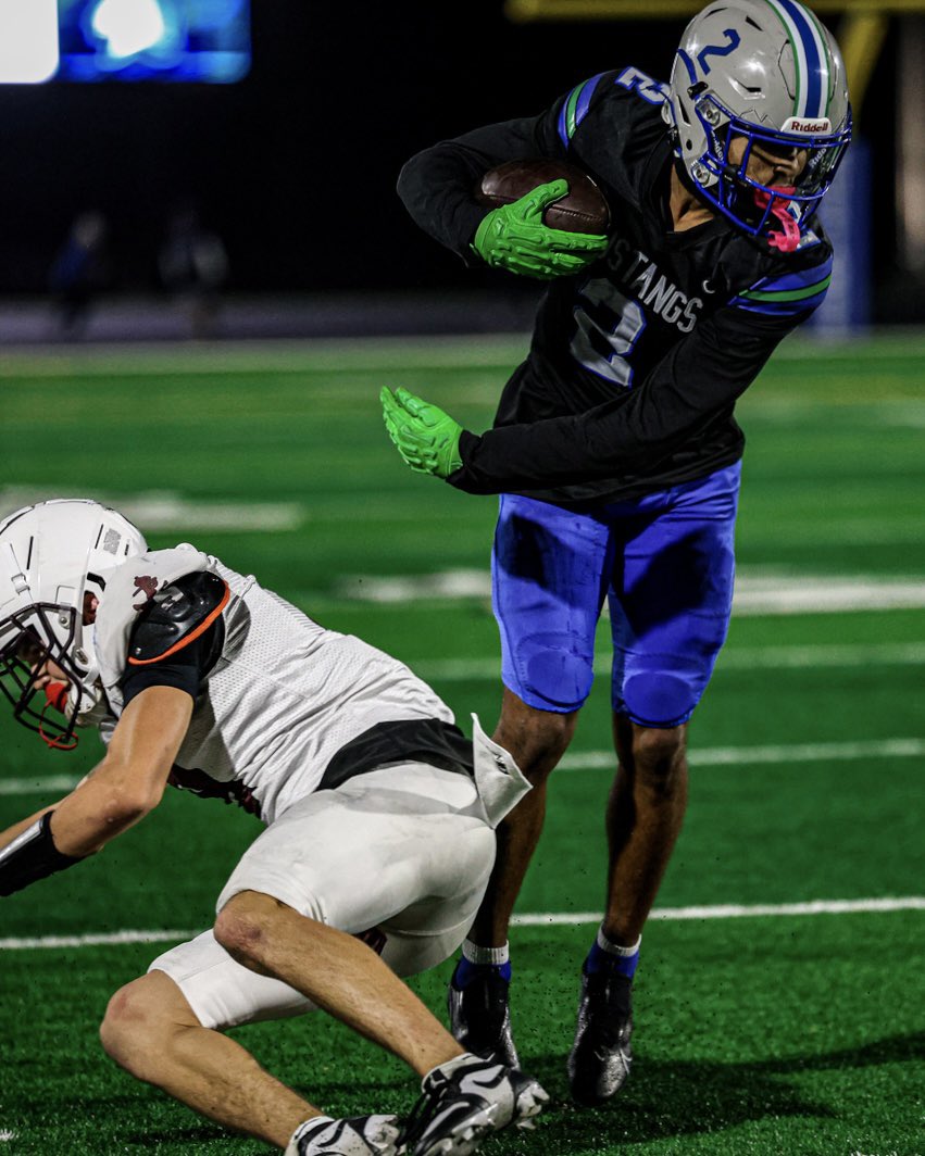 MillardNorthFB's tweet photo. Best uniforms in the game??? 🥶 Which combo from last year was the best?
rnj media 📸
#CodeBlue https://t.co/tbkPFhJSEK