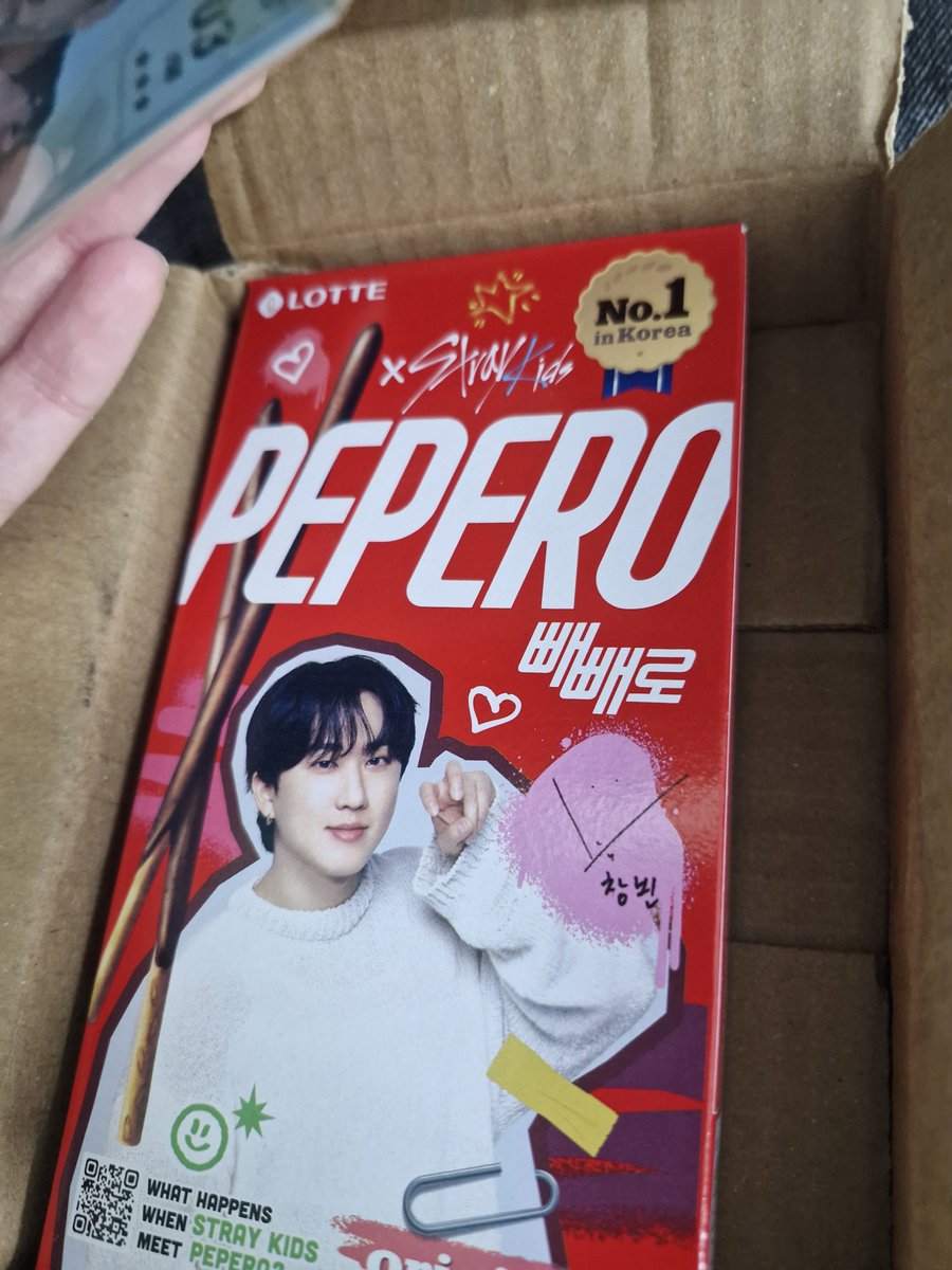 conn_tt's tweet photo. changbin vindo pessoalmente pra gente comemorar o aniversário dele https://t.co/491OEeSSlN