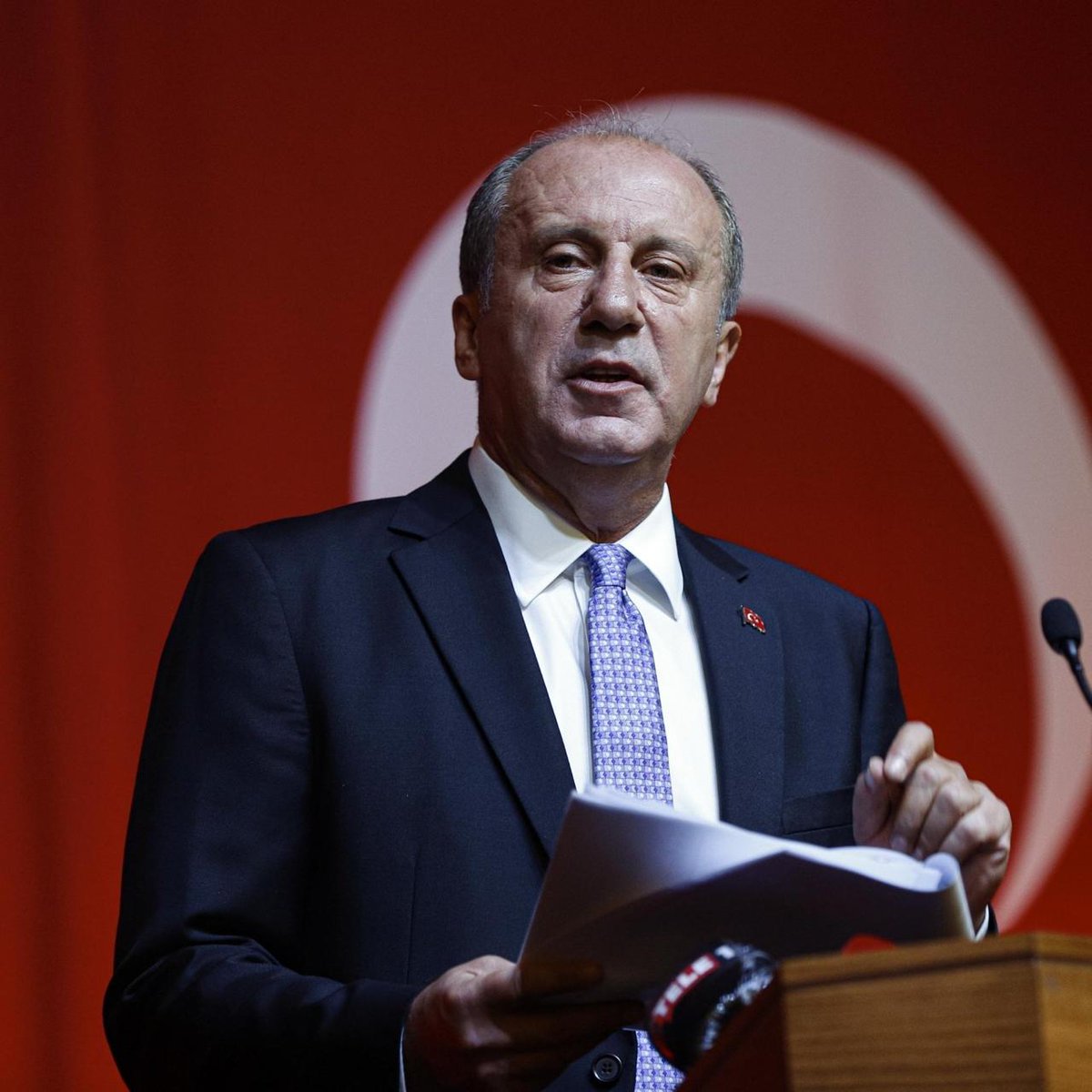 gundemio's tweet photo. Muharrem İnce: "2023'te rakibini PKK ile gizli iş birliği yapmakla suçla, 'Bunları seçerseniz Apo'yu serbest bırakırlar.' diyerek milleti korkut.

Aradan üç yıl geçsin...

Bugün, dün suçladıklarınla aynı süreçte buluşup PKK'lıları affetmek için yasal düzenleme yap." https://t.co/S8SUUQpP5a