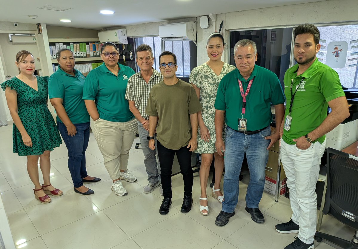 IMSSBCSOFICIAL's tweet photo. 🟢 La Familia #IMSSBCS se viste de verde en compromiso con la ética, transparencia e #IntegridadIMSS.
#IMSSTransparente💚 https://t.co/IGI22pO6oi