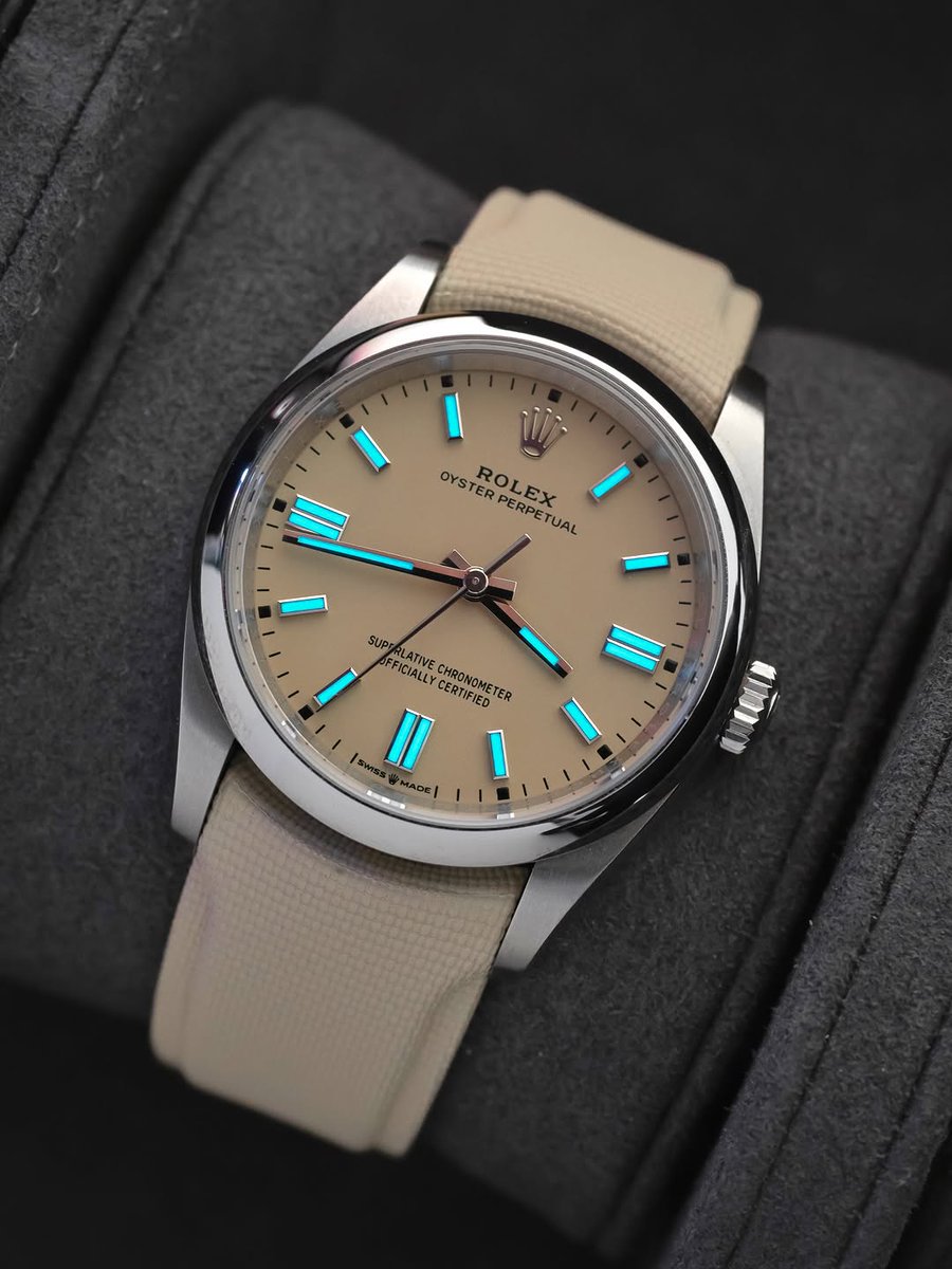 ManZonex's tweet photo. Rolex Oyster Perpetual 36 https://t.co/xefkGiNubY
