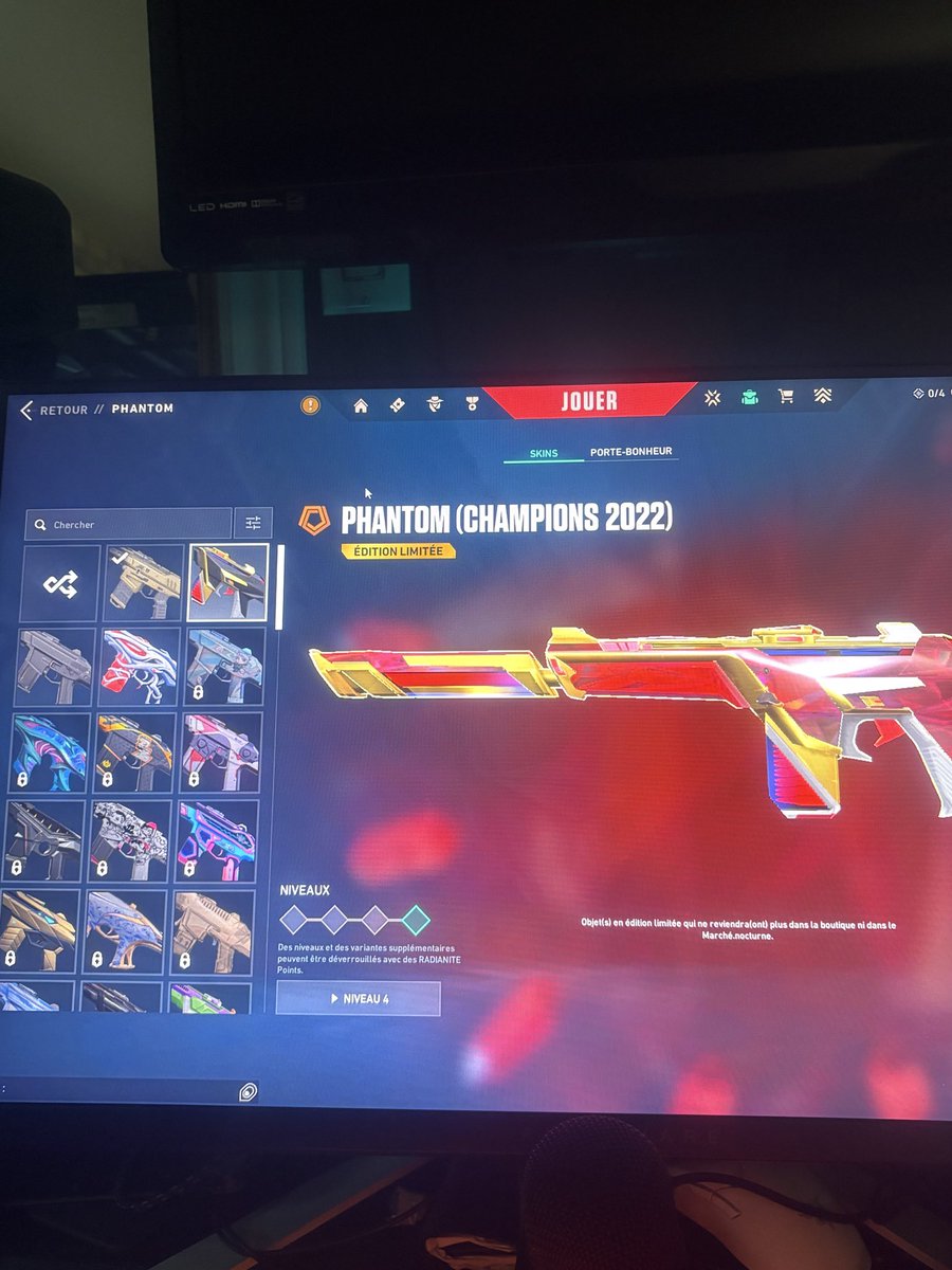 JeanTutu6wkd's tweet photo. Selling valorant account with champion 2022 for a very good Price dm me on discord https://t.co/JjDVQcBJkb