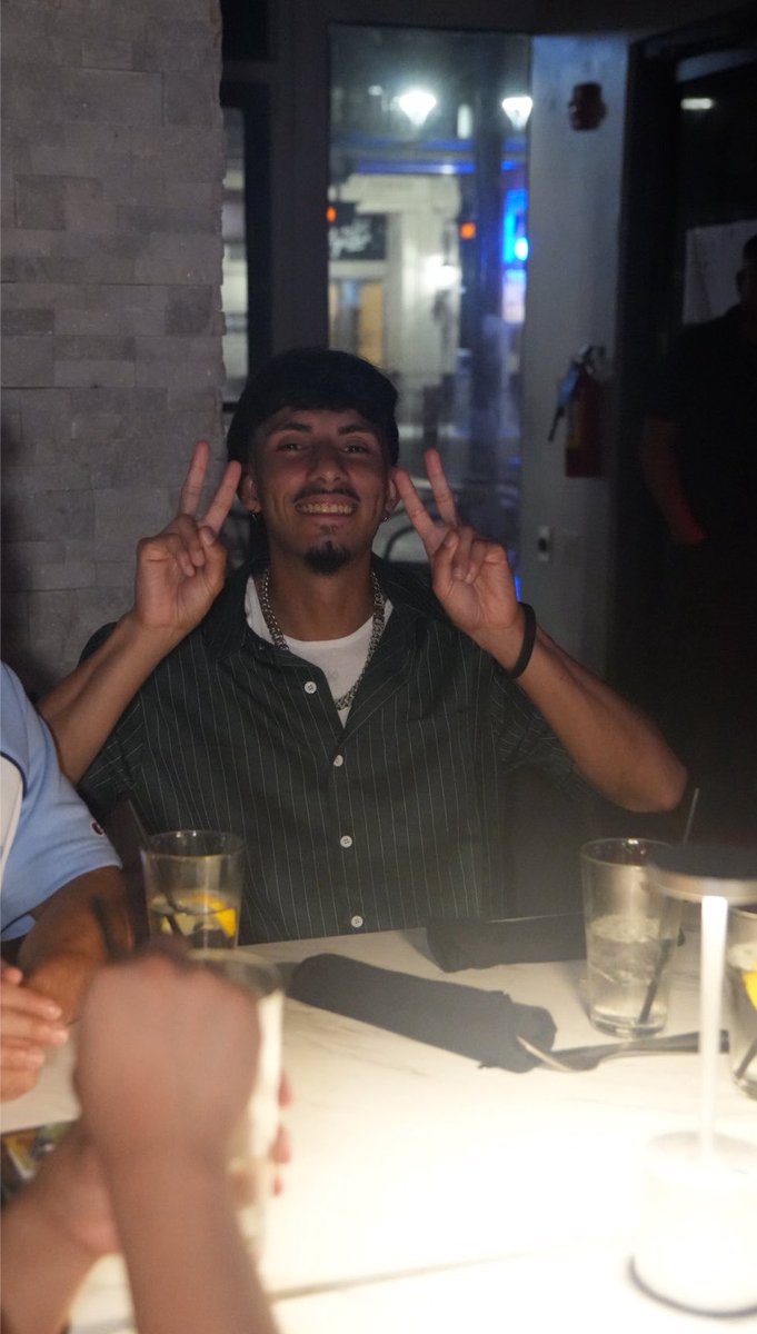 yesguey_jose10's tweet photo. Birthday weekend almost killed me LMFAOOO had a blast with my friends https://t.co/9w0kXfuTHF