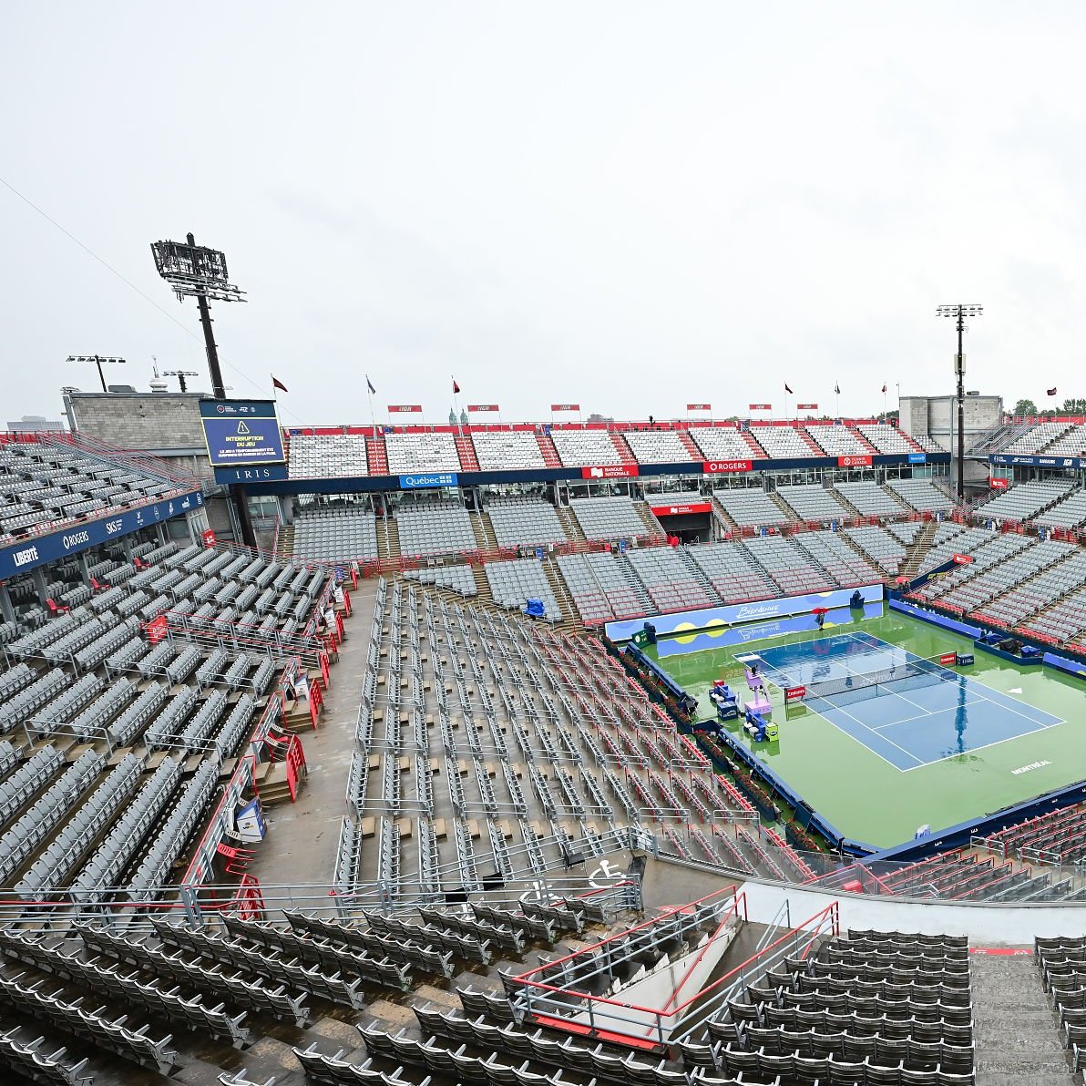 UniversTennis's tweet photo. 🚨 LES MATCHS SONT OFFICIELLEMENT RETARDÉS PAR LA PLUIE AU MASTERS 1000 DE MONTRÉAL ! 🌧️

Alors qu’Arthur Fils 🇫🇷 et Rafael Jodar 🇪🇸 devaient débuter leur quart de finale à 18h (00h en France), aucun match ne reprendra avant 19h minimum à Montréal (1h en France). ⏳
