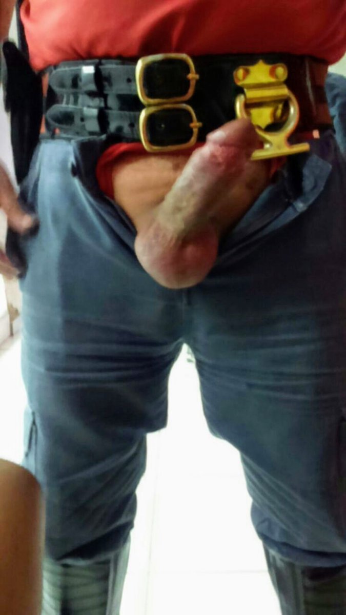 Josqow's tweet photo. Coroa bombeiro roludo gostoso maravilhoso 😛😛😛 https://t.co/rbIh6njDvX