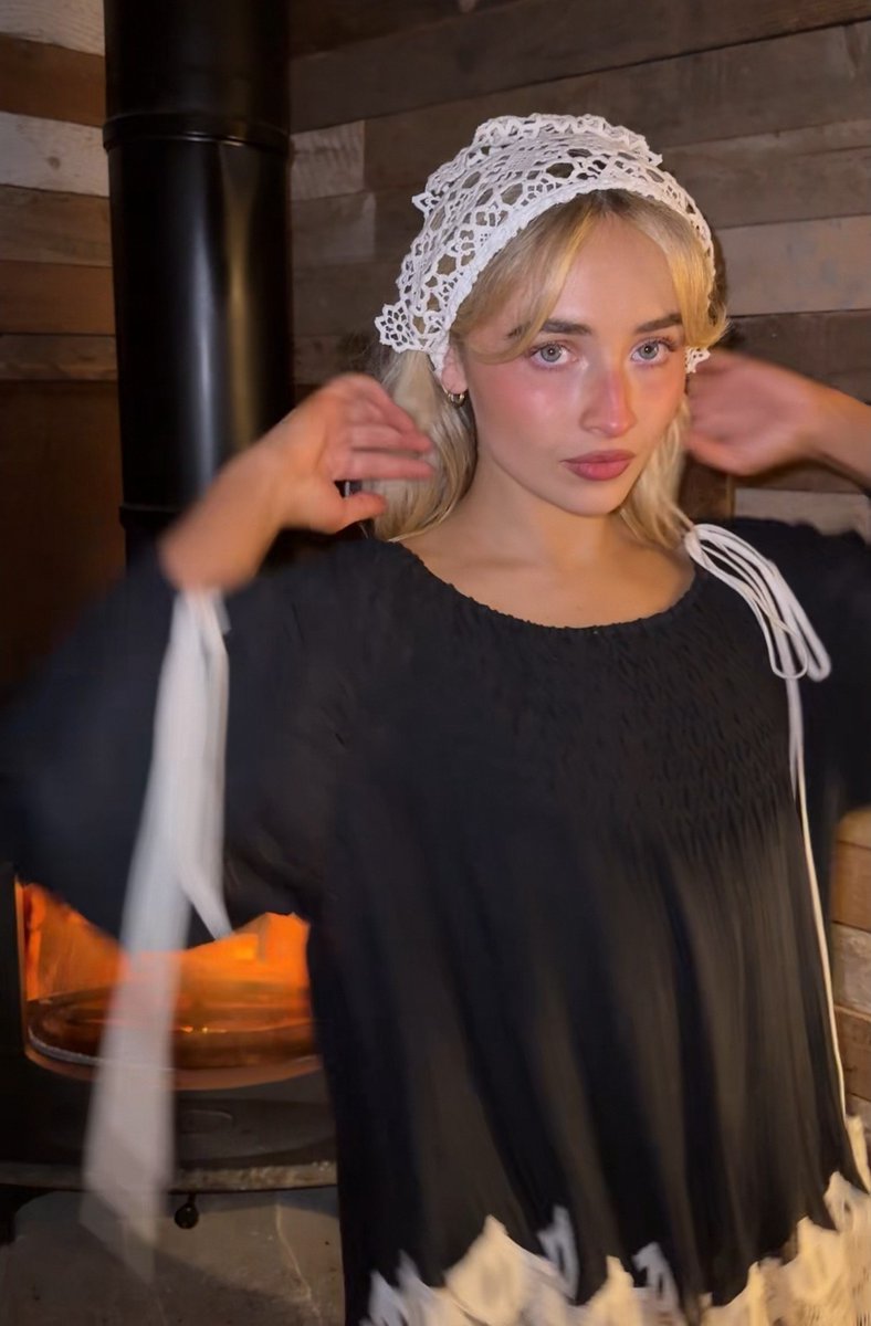 JumpTrailers's tweet photo. Sabrina Carpenter https://t.co/f83H2QSTfL