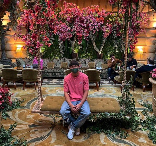 fourmclren's tweet photo. everyone obsessed with pink tom holland now but these already went platinum in my house https://t.co/sVgvokWsVW