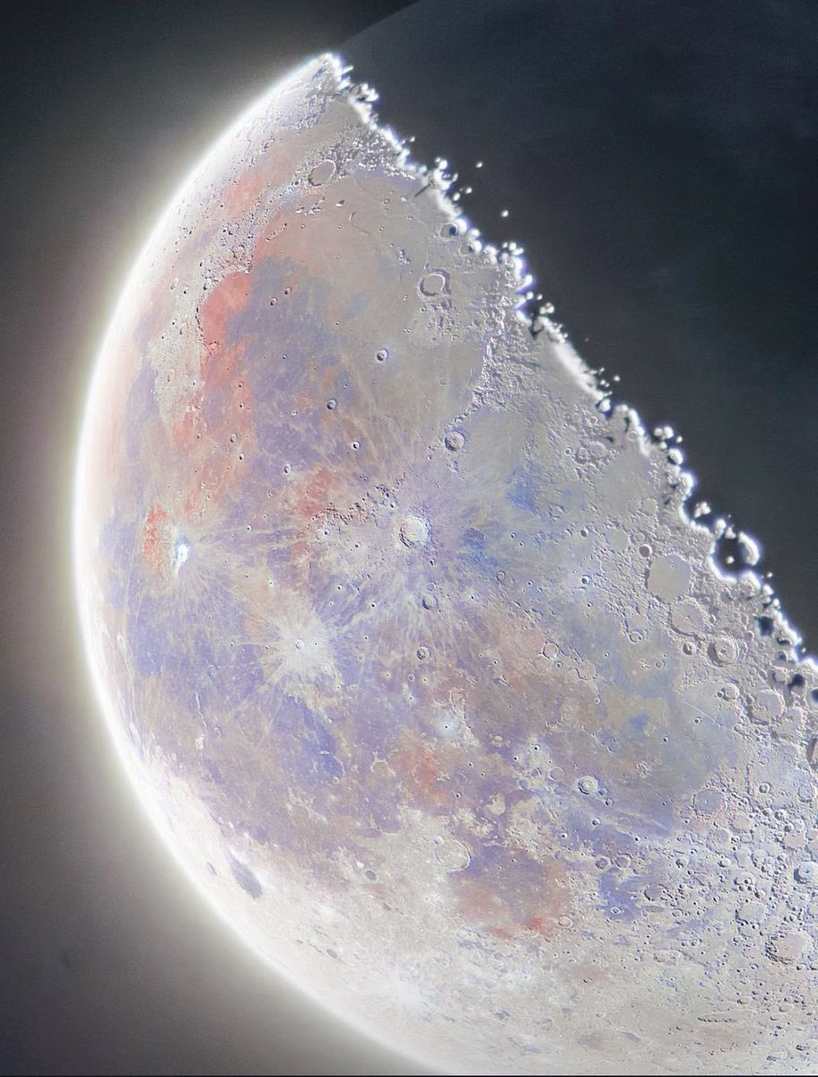 petalesblancs's tweet photo. The moon https://t.co/YhVoIT05Ov
