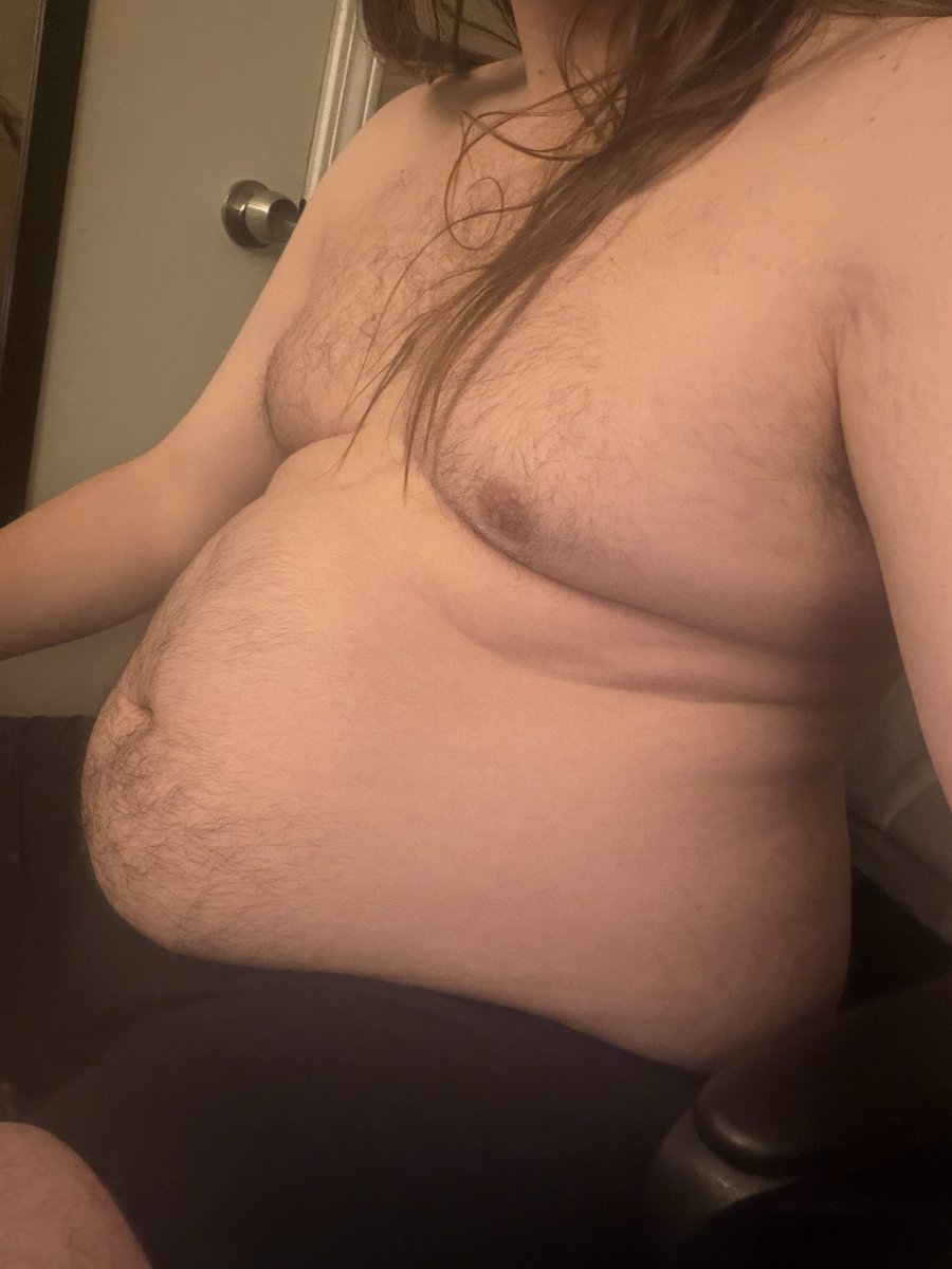 Gluttonedout's tweet photo. Im the biggest bird https://t.co/LT7qpOaeWJ