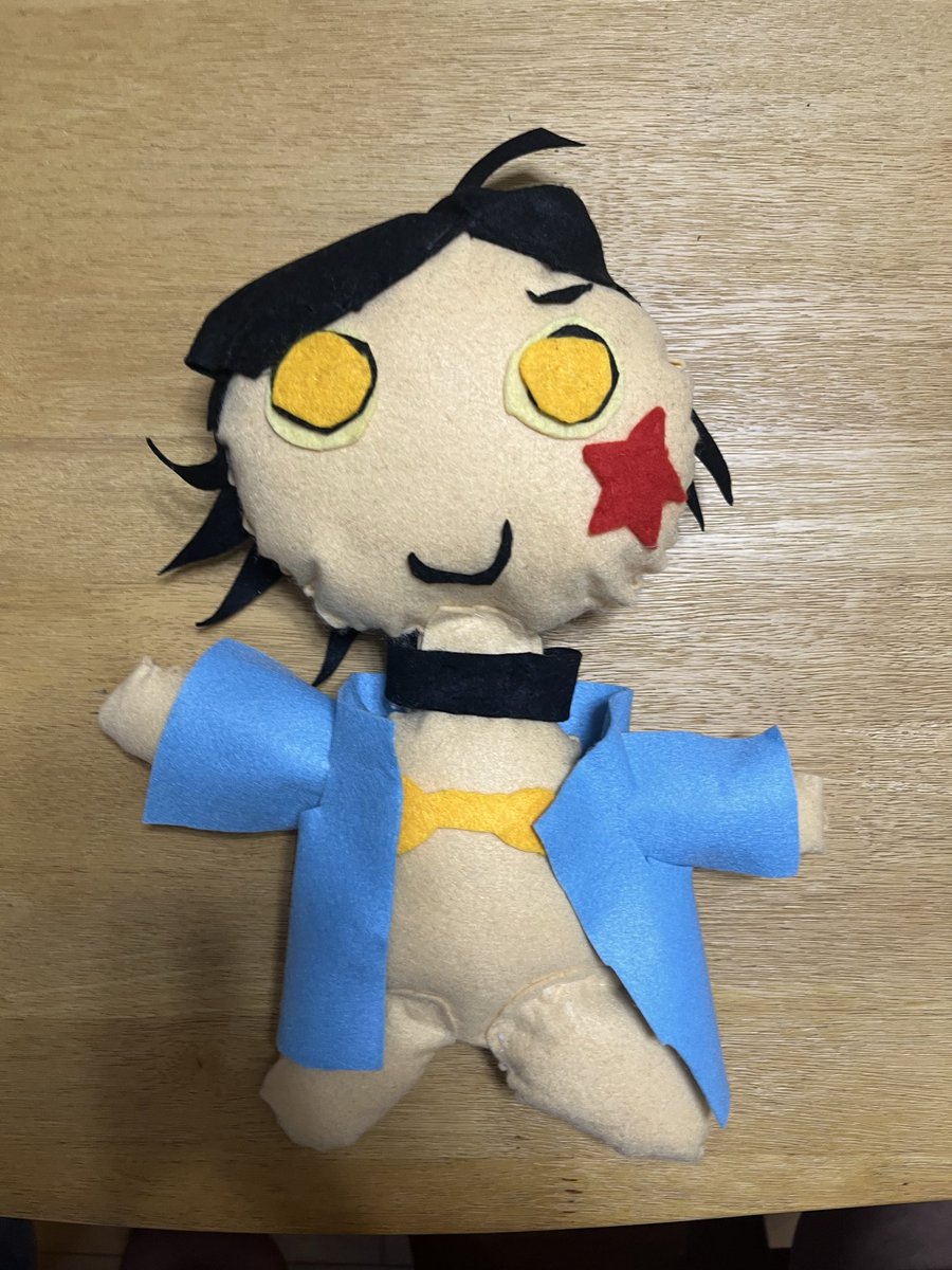ebitixyahan's tweet photo. #ちょっとみてLOCO
深夜テンションで作ったLOCOぬい
本物のLOCOさんの可愛さには届かないけど初めてにしては良くできたかな https://t.co/JCH44MIeFZ
