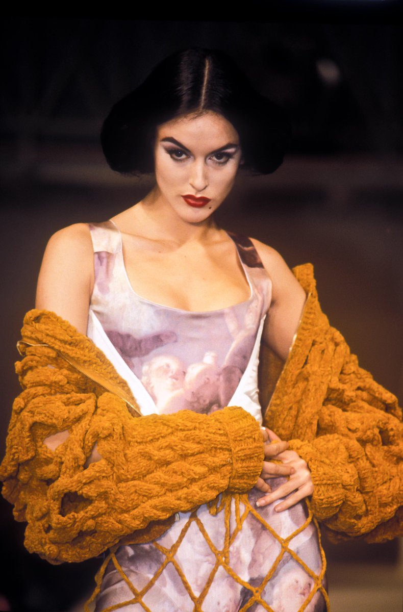 _ArchiveFashion's tweet photo. Vivienne Westwood F/W 1991 https://t.co/QrCkIIXp3J