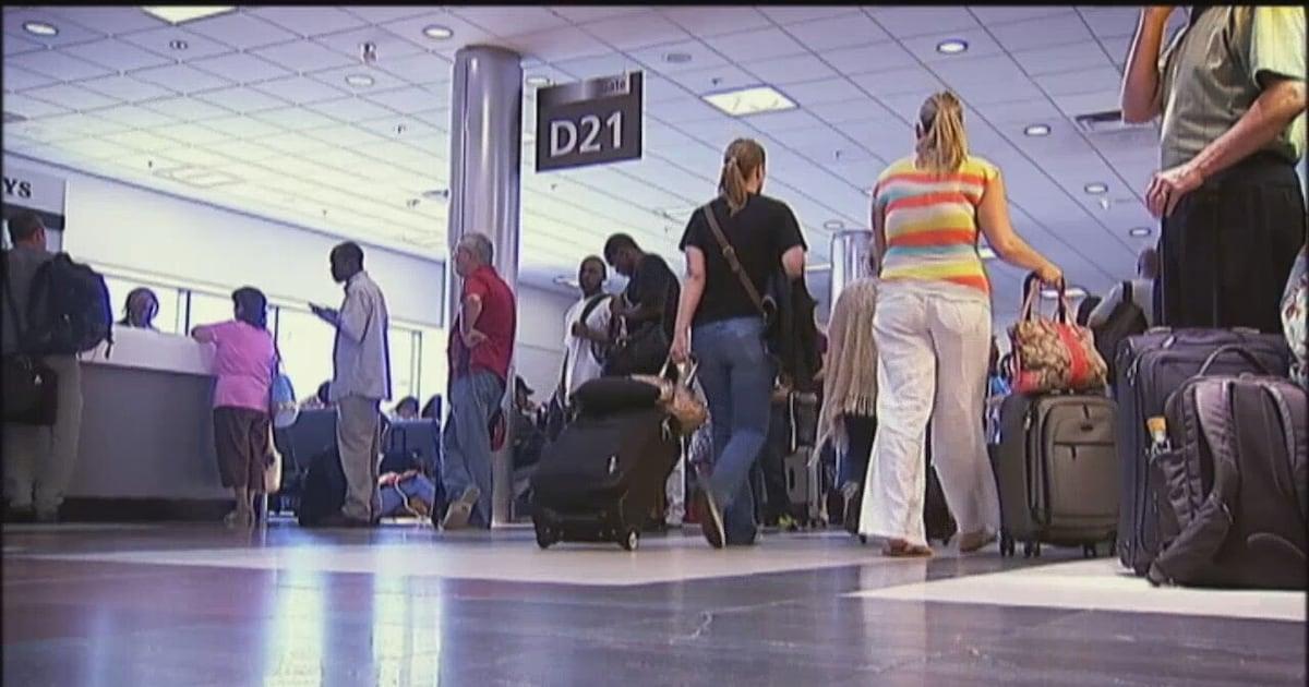 wsbtv's tweet photo. US citizen detained by ICE at Atlanta Airport as he boarded flight https://t.co/5OutcZpKQX https://t.co/gltiykGkUr