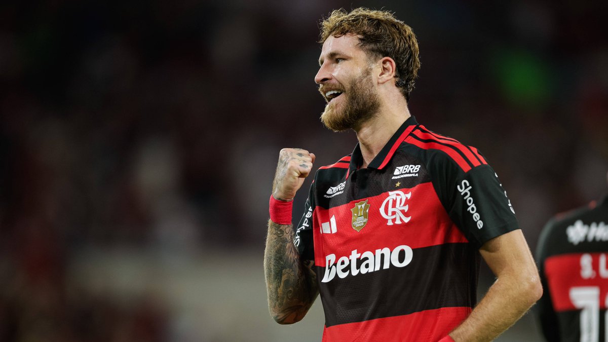 SofascoreBR's tweet photo. Léo Pereira entre todos os jogadores de linha do @Flamengo em 2026:

1º em passes certos (1818)
1º em passes longos certos (99)
1º em ações com a bola (2277)
1º em duelos aéreos ganhos (49)
1º em cortes (115)
1º em interceptações (31)
1º em ações defensivas (192)
1º em bolas recuperadas (115)
3º em Nota Sofascore (7.22)

🔥🔥