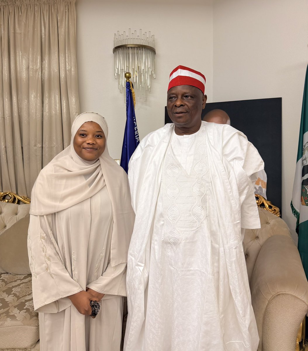 SaifullahiHon's tweet photo. His Excellency, Sen. @KwankwasoRM, PhD, FNSE, the NDC Vice Presidential Candidate, this evening shared a cordial post-interview moment with Amina Aminu Dankani of DCL Hausa following their interview. https://t.co/ZEWUveEZI7