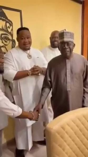 Big_Mck's tweet photo. Buy you, your dad, uncle and bestie can support APC at the federal level, and that won't make any of you enemies of Nigeria, right?

This is the same logic as everyone parading themselves as politically active in Nigeria – a very sentimental bunch. None of them actually want the progress of this country. Everybody just wants their own people to be in power.

Democracy una.