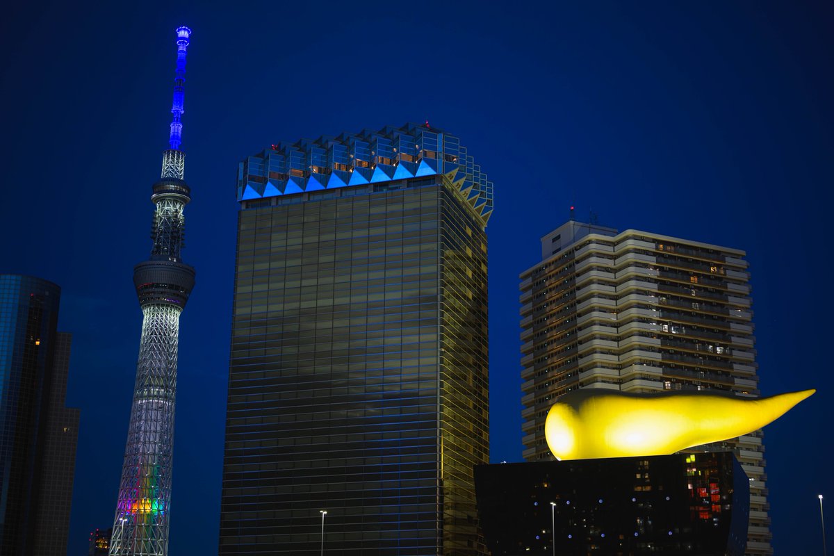 marumochi511's tweet photo. おはようございます＼(^o^)／

東京と言えば、こちらも外せませんね🗼
1枚目は押上から、日が暮れて街に灯りがともり始める時間帯に🌛
2枚目は浅草へ移動して、夜の街並みと一緒に。
どこから撮るかを考えながら巨大なランドマークを追いかける東京スナップでした📸

#キリトリセカイ
#Nikon #z8 https://t.co/7Vi3M6VY1z