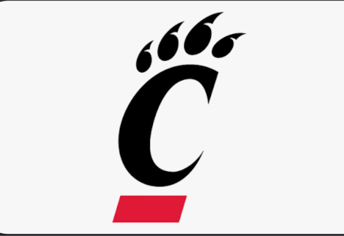 hudsenc55's tweet photo. #AGTG Blessed to receive an offer from the university of Cincinnati! @CoachCardwell_ @CoachJBurbage @CoachMillz_ @TCCardinalsFB @GregSmithCFB @TomLoy247 @adamgorney @AllenTrieu @SeanW_247Sports @SWiltfong_ https://t.co/XmnVqrGj8J