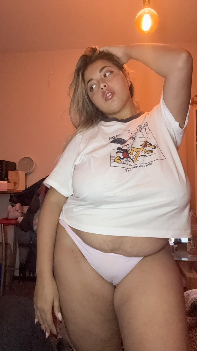 Cup58_lW78c's tweet photo. I absolutely love dad bods, but do men love midget bods like me the same way? https://t.co/K6aCEZPzOQ