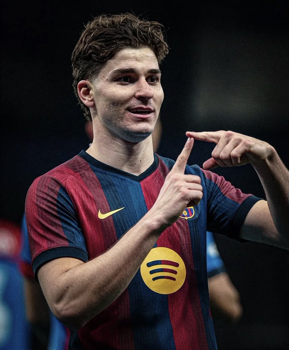 INIE8TAZO's tweet photo. Aguanta, Julián. 

Te sacaremos de ahí 💙❤️💪🏻 https://t.co/ApztNzgpZ9