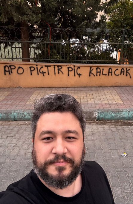 ardardav's tweet photo. apo piçtir piç kalacak https://t.co/3jtKZqZ7oX