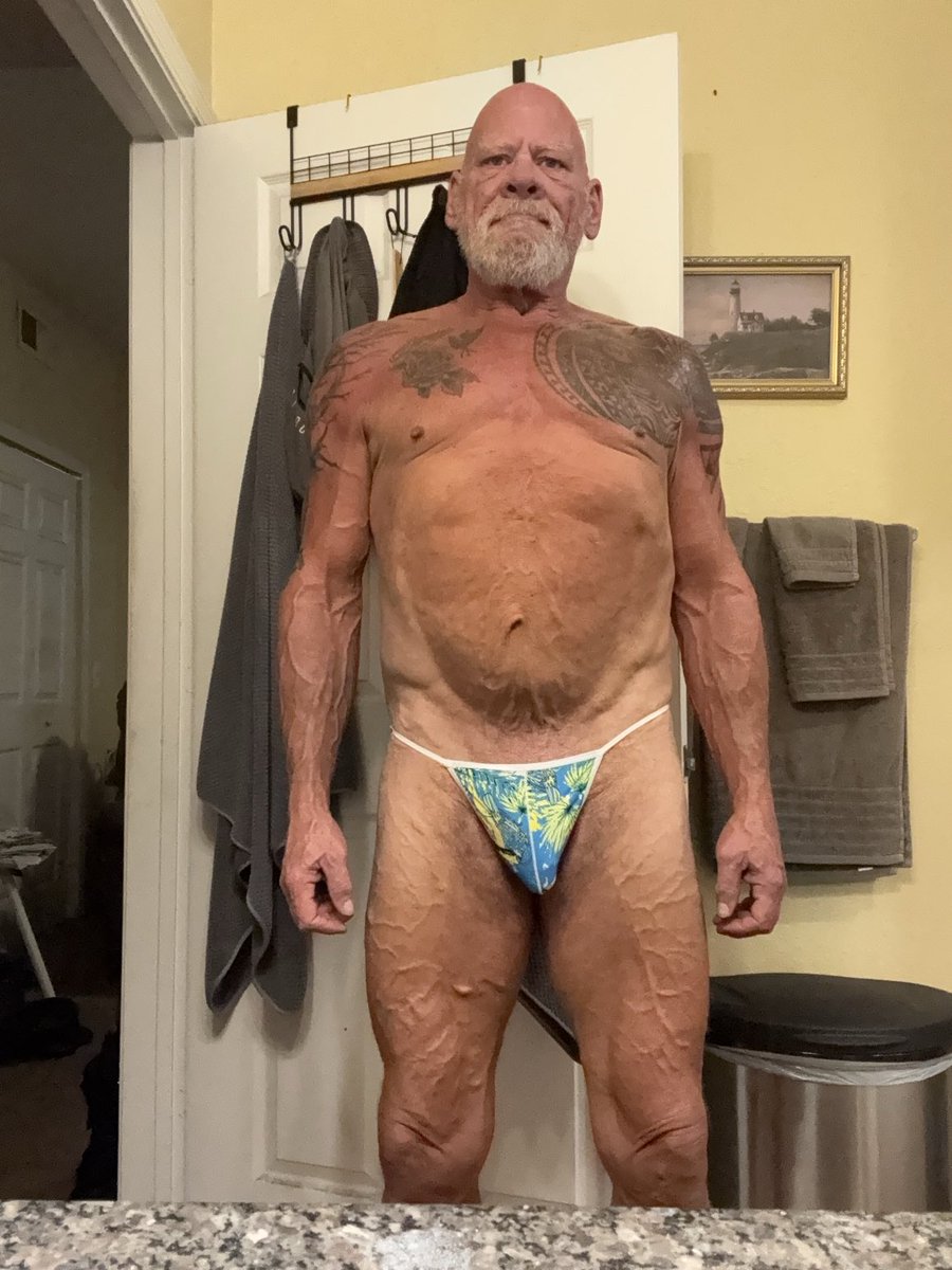 alan041861's tweet photo. What do you think of the new outfit https://t.co/yNWK52qrJn