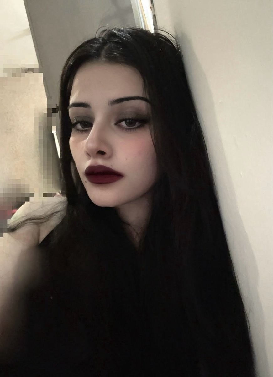 makemevo's tweet photo. vampire 
البشر وجبة خفيفة https://t.co/aq138qjfu2