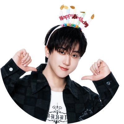 MYGGLOSS1's tweet photo. 260811 Pepero birthday greetings post for our Binnie they even changed their icon everywhere to celebrate so cute😵🖤

#창빈아_오늘도_따룽해 
#OurUltraGeniusChangbin 
#HappyChangbinDay https://t.co/9dT9eejrWc
