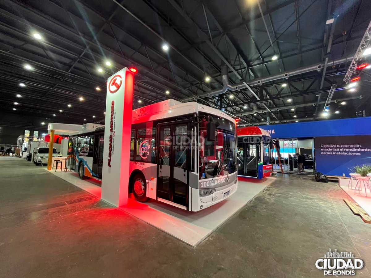CiudadDeBondis's tweet photo. #ADELANTO | #ExpoTransporte2026
"FAROLITO" ELÉCTRICO
Mañana arranca la Expo Transporte y ya conocemos a los dos modelos que #KingLong presentará: el XMQ6127G (a GNC) igua a los de la #Linea65 y #Linea151 y el XMQ6128E (eléctrico) que será para la #Linea109
📸Pudong Motors https://t.co/bUcqoa7ZLw