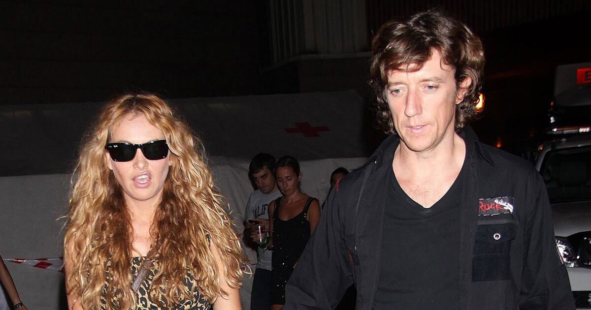 AmaneciendoMx's tweet photo. Paulina Rubio mantiene la custodia de su hijo Andrea Nicolás tras juicio en Estados Unidos
La cantante mexicana Paulina Rubio ha ganado la batalla legal contra Nicolás Vallejo-Nágera, manteniendo la custodia…
https://t.co/mFJgXkmccU
#paulina #rubio #mantiene https://t.co/unKVX1AZGq