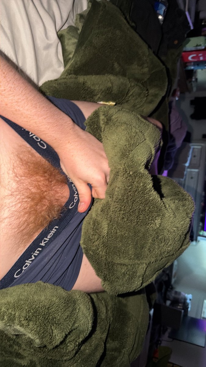 JaeDuuke's tweet photo. Who wants to smell this sweaty ginger bush? https://t.co/GsZkEeu7yW