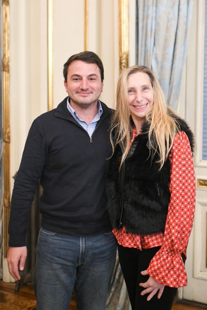 agustinromm's tweet photo. Hoy nos recibió en Casa Rosada la Secretaria General de la Presidencia @KarinaMileiOk y el Presidente de LLA en PBA @SPareja_ a todos los Diputados Bonaerenses. Tuvimos una excelente reunión de trabajo enfocada en los problemas que los bonaerenses tenemos hace décadas y que Kicillof agravó. En 2027 vamos a cambiar la provincia de Buenos Aires de una vez y para siempre.