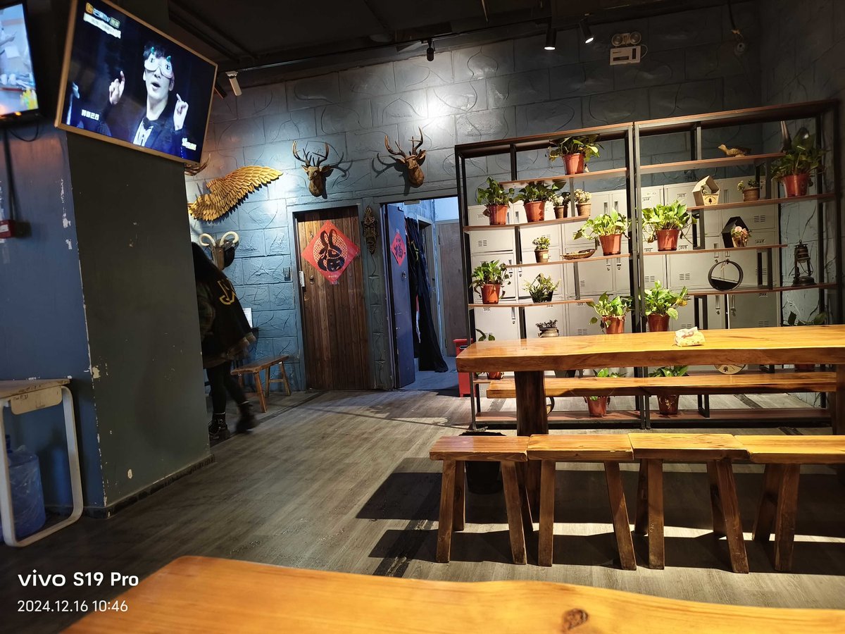 FidelGarand's tweet photo. Just escaped the 90-min "Lost Temple" escape room with my team! No lockpick needed, just teamwork and half the clues hidden in ancient statues—10/10, will scream and solve again! https://t.co/QVKa0kqFWV