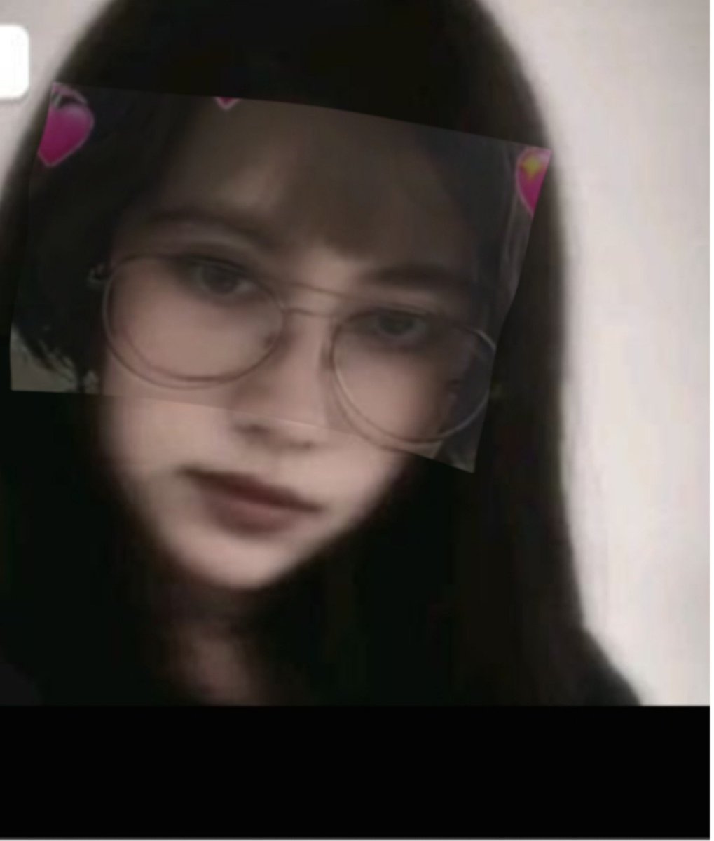 ivanexpon's tweet photo. Me pasaron las capturas dicen que es vanessa N  evil, tiene TODO igual que vanessa, ¿Sera que la inhumana se escapó del siquiátrico? Ayúdenme a difundir no es coincidencia que estás personas se parezcan MUCHO. #viral #fyp #ayuda https://t.co/QGWNIkatWz