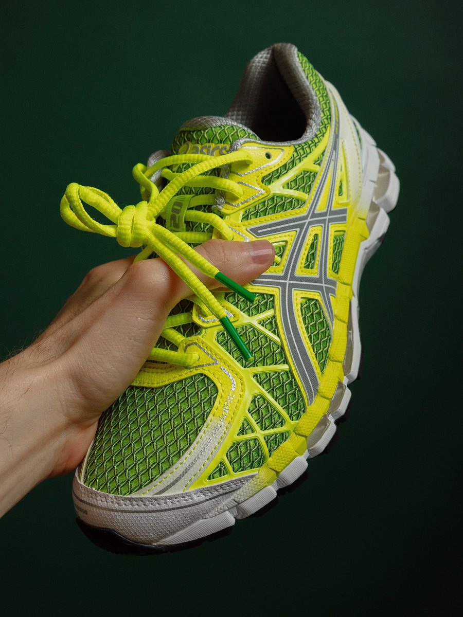 SoleRetriever's tweet photo. HI-OCTANE, HI-VIS: UP THERE x Asics Gel-Kayano 20 🔋

🗓️ August 20th
📷 @ArabLincoln https://t.co/t4riTOERzB