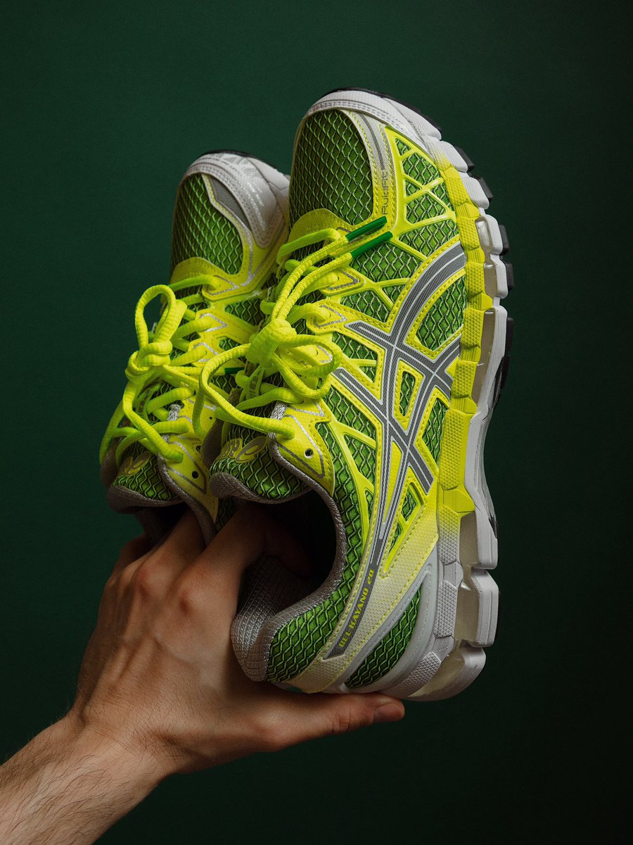 SoleRetriever's tweet photo. HI-OCTANE, HI-VIS: UP THERE x Asics Gel-Kayano 20 🔋

🗓️ August 20th
📷 @ArabLincoln https://t.co/t4riTOERzB