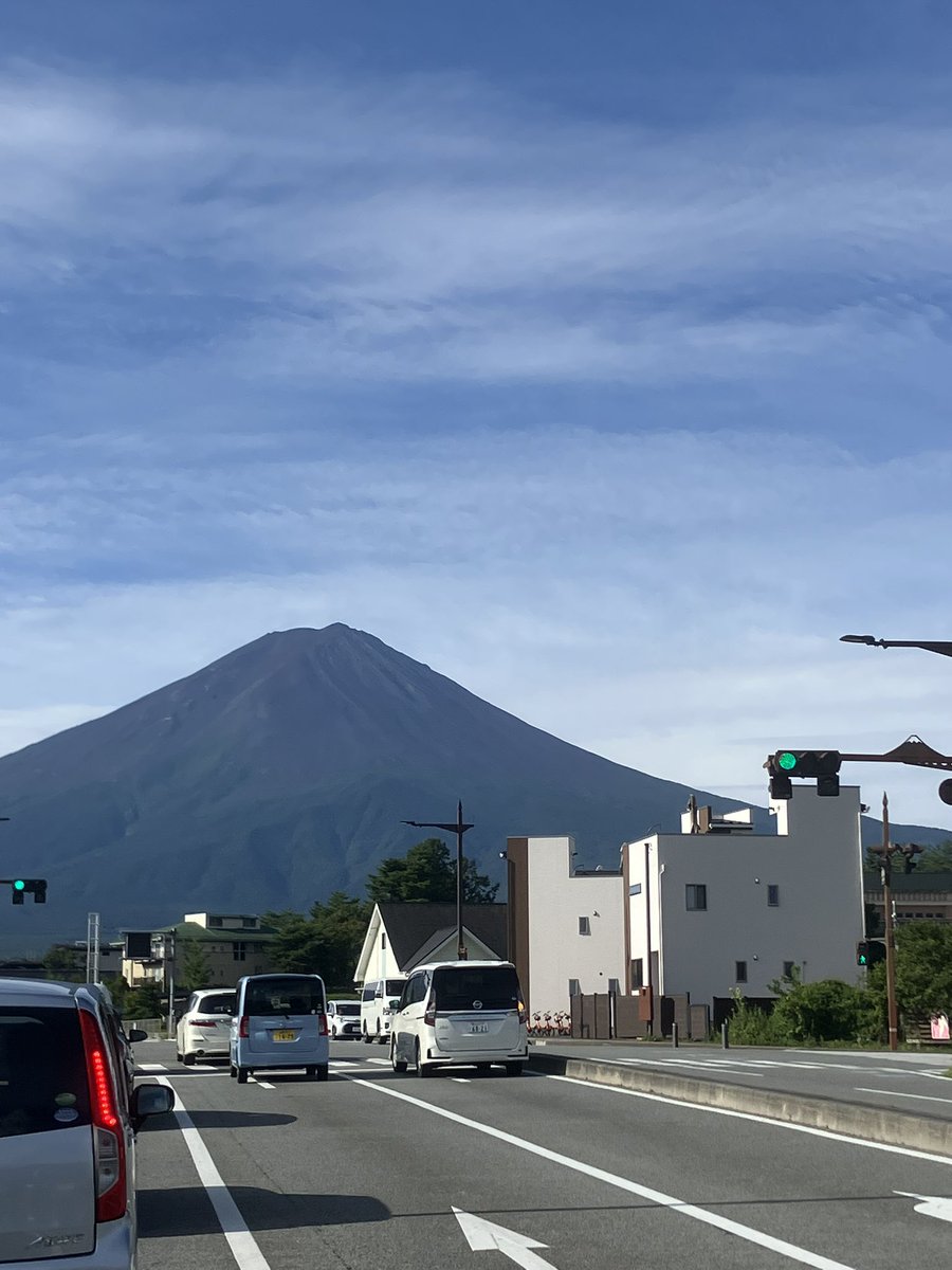 tunako2313's tweet photo. 富士山🗻💕︎💕︎
これから、親族コンペ行ってきます⛳️(*`･ω･)ゞ https://t.co/UjM0idPOE1