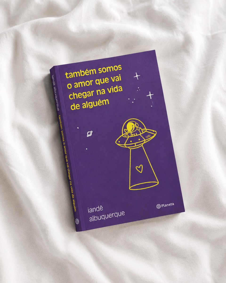 IandeAlbuquerq's tweet photo. e o meu livro novo tá a coisa mais linda  ❤️✨ https://t.co/mOTkeGh2P2