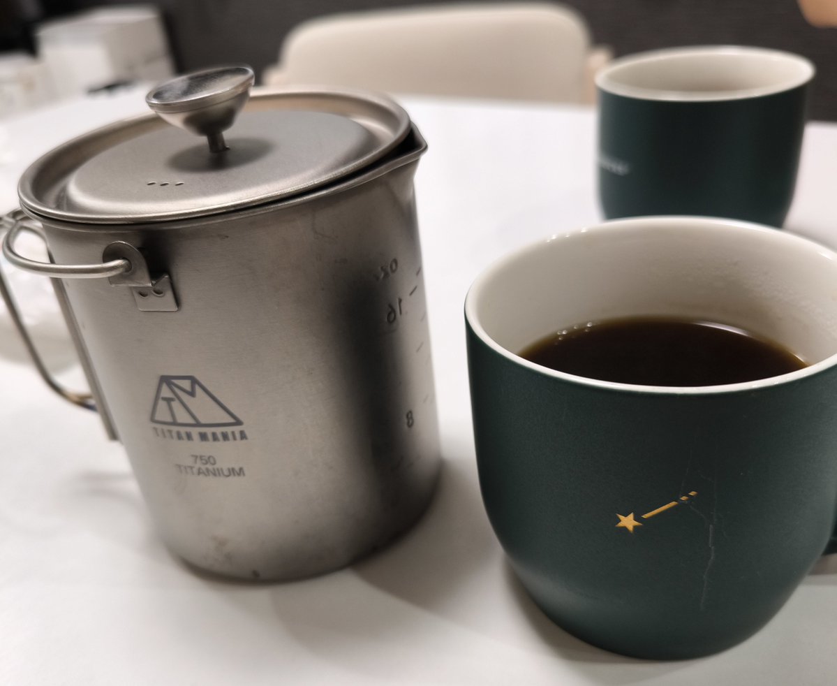 Jiro7203's tweet photo. ひざびさの朝コーヒーの投稿📷️いつも飲んでるんすけどね(・∀・) https://t.co/K12K88dJ0q
