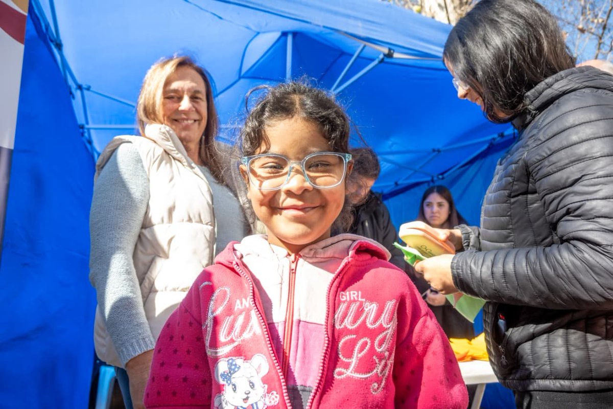 monteroliliana's tweet photo. Ver bien puede hacer una diferencia enorme a la hora de aprender. 👓
Hoy arrancamos en Colonia Caroya una nueva edición de #VerParaSerLibres, el programa de salud visual para chicos y chicas en edad escolar, con la que estaremos en 27 municipios durante este mes de las Infancias. 

Compartimos el operativo junto a @marianouset, subsecretario de Políticas Territoriales del Ministerio de Capital Humano de la Nación, la intendenta  @paolananini, y nuestro equipo de @DesarrolloHCba.