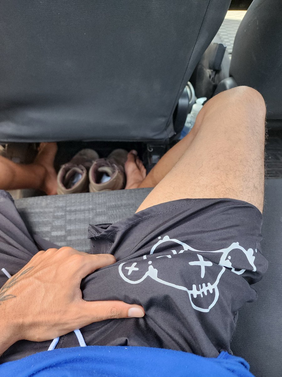 031_junioreis's tweet photo. Ir ralar sem cueca da nisso 🤣 https://t.co/zdqtiQt91f