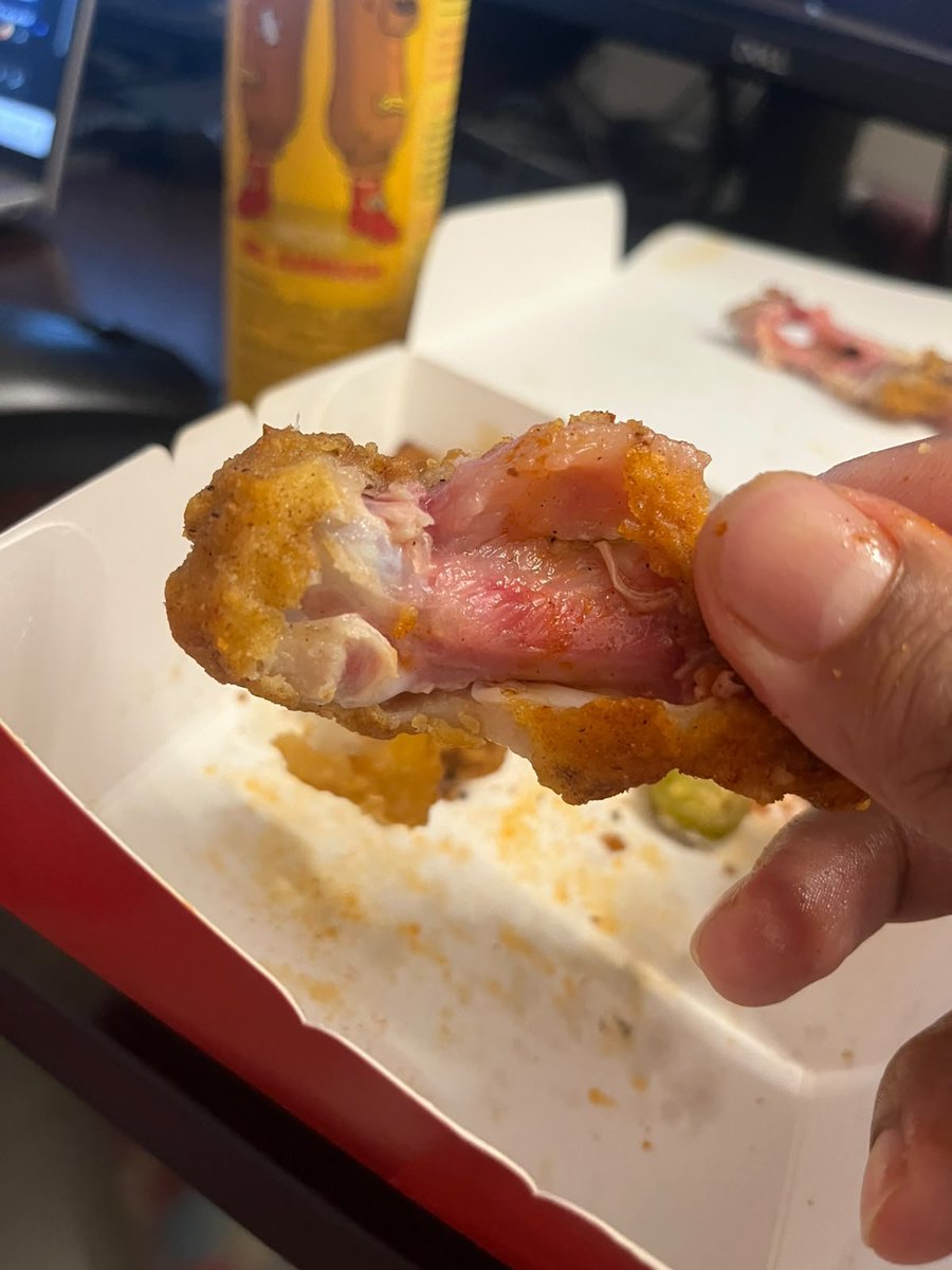 switch2311's tweet photo. @ownlycares @rapidoapp_ 
you guys need to pay some serious attention to chat support

few days ago i ordered a burger and some wings and to my utter disbelief, i received straight up RAW chicken and the tiniest burger ive ever seen in my life. https://t.co/UQ00Oib2mX