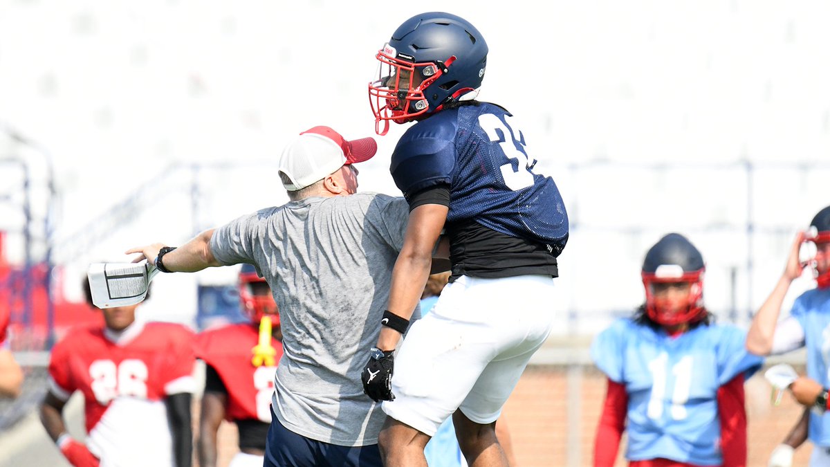 ShipFootball's tweet photo. Looking to leave a mark #championSHIPfamily 💥⚓ https://t.co/lFQj8oO9zn